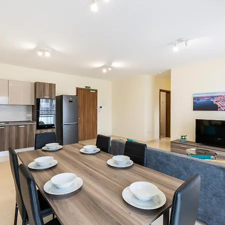 Beautiful 3br With Private Balcony With Wifi & Ac By 360 Estates * Marsaxlokk