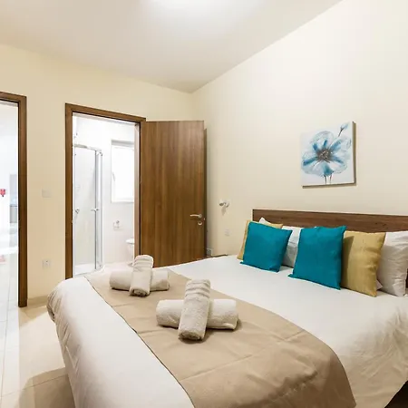 Beautiful 3br With Private Balcony With Wifi & Ac By 360 Estates