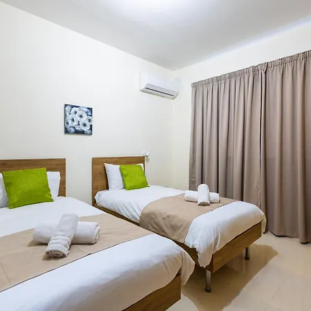 Beautiful 3br With Private Balcony With Wifi & Ac By 360 Estates Marsaxlokk