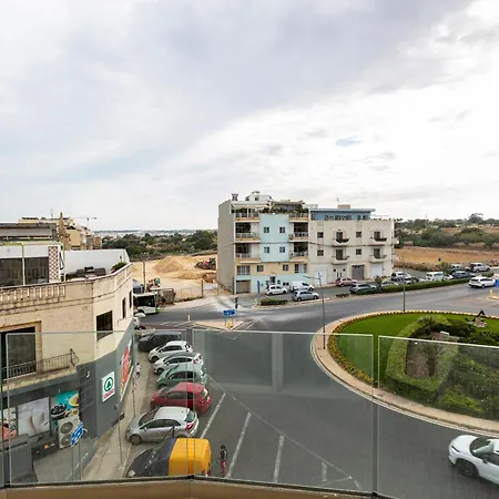 Beautiful 3br With Private Balcony With Wifi & Ac By 360 Estates Apartment