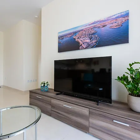 Beautiful 3br With Private Balcony With Wifi & Ac By 360 Estates