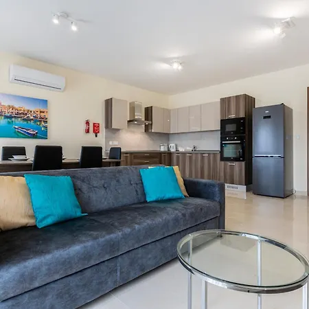 Beautiful 3br With Private Balcony With Wifi & Ac By 360 Estates *