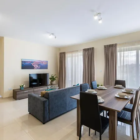 Beautiful 3br With Private Balcony With Wifi & Ac By 360 Estates Apartment