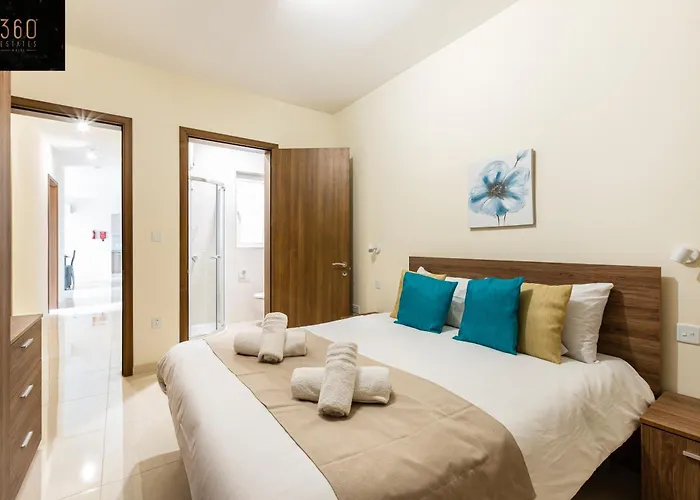 Beautiful 3br With Private Balcony With Wifi & Ac By 360 Estates