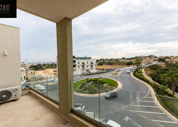 Beautiful 3br With Private Balcony With Wifi & Ac By 360 Estates Apartamento Marsaxlokk