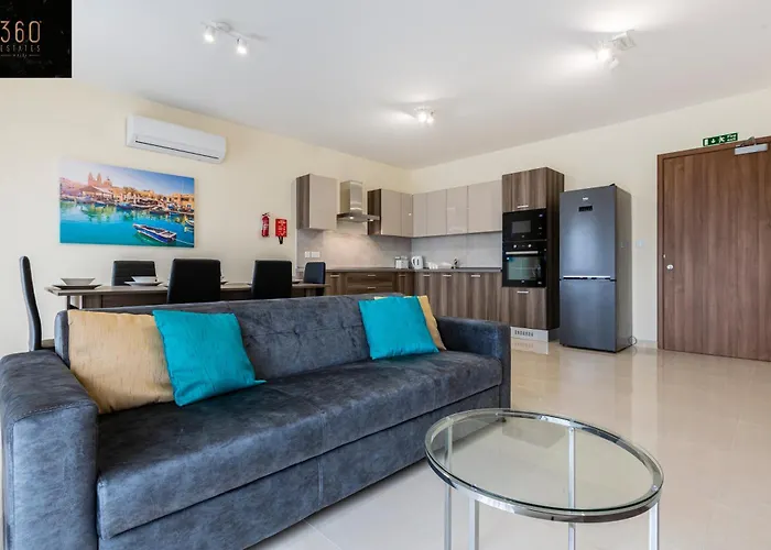 Beautiful 3br With Private Balcony With Wifi & Ac By 360 Estates *