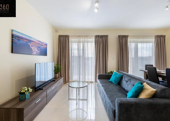 Beautiful 3br With Private Balcony With Wifi & Ac By 360 Estates Marsaxlokk